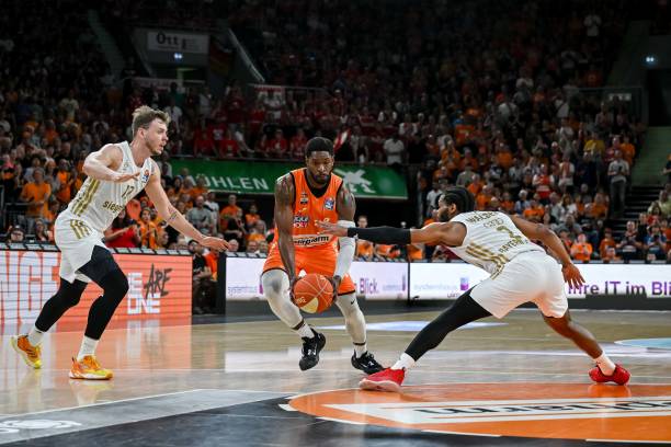 后展现出山 后展现出山