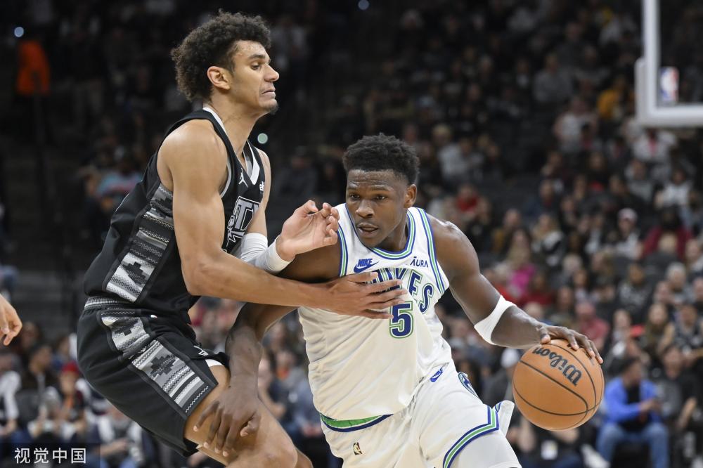 奠定了坚实 奠定了坚实